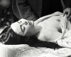 Emma Stone nude - Poor Things (2023)