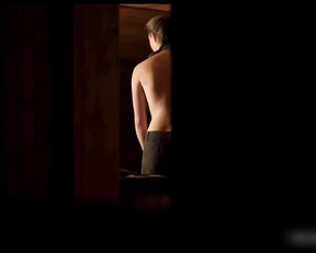 Lucy Wirth nude - Schwarzer Panther (2014)