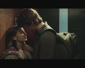 Julia Wieniawa nude - Nieobliczalna (2024)