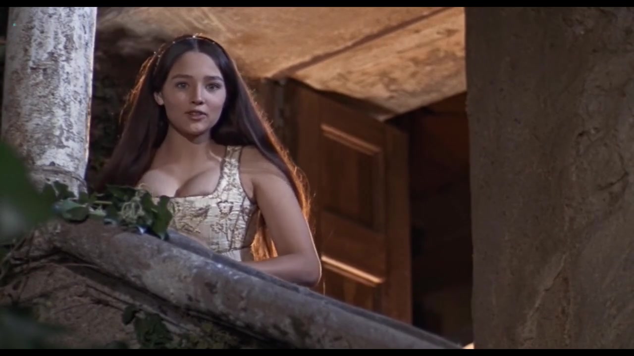 Olivia Hussey nude - Romeo and Juliet (1968) : MoviesSexScenes