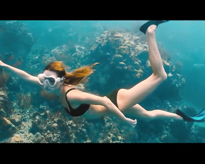 Camille Rowe nude - No Limit (Sous Emprise) (2022)