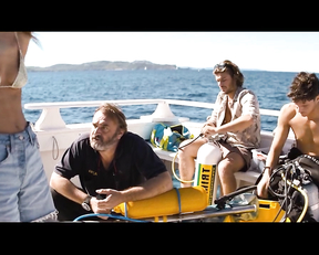 Camille Rowe nude - No Limit (Sous Emprise) (2022)