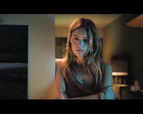 Camille Rowe nude - No Limit (Sous Emprise) (2022)