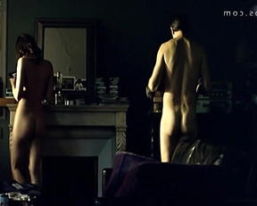 Marion Cotillard nude - Une Affaire privee (2002)