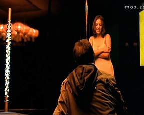 Marion Cotillard nude - Une Affaire privee (2002)