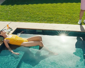 Paula Grimaldo, Violeta Rodríguez, Ariadna Gil  - Calladita (2023)