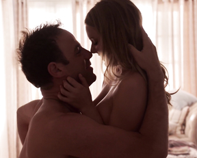 Julianna Guill – Girlfriends Guide to Divorce s01e02 (2014)