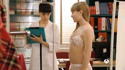 Esmeralda Moya, Ana Fernandez – Los protegidos s01e11 (2010)