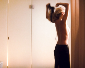 Sienna Miller, Kinky Kerry – Layer Cake (2004)