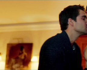 Paulina Andreeva nude - Sarancha (2014)