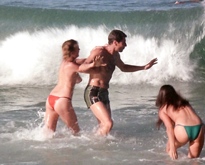 Michelle Johnson, Demi Moore – Blame It on Rio (1984)