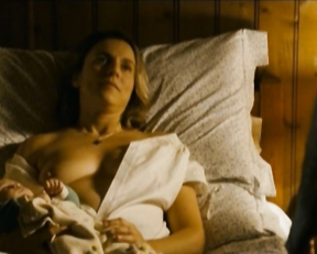 Claudia Pandolfi, Michela Cescon – Quando La Notte (2011)