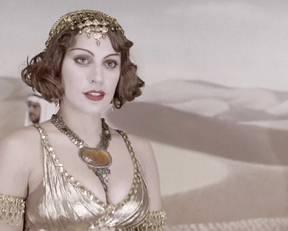 Lady Gaga, Alexandra Daddario – American Horror Story s05e07 (2015)