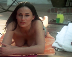 Sylvia Kristel – Emmanuelle (1974)