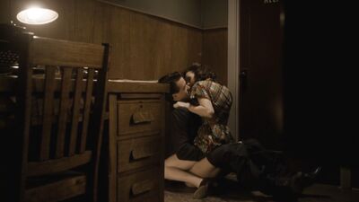 Carole Weyers, Rachel Brosnahan, Alexia Fast – Manhattan s01-02 (2014)