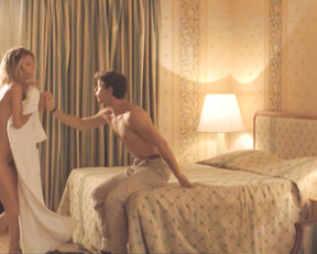 Michelle Hunziker nude – Voglio stare sotto al letto (1999)