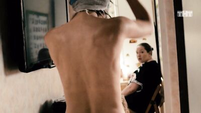Evgeniya Kalinets naked – Ozabochennye, ili Lyubov zla s01e18 (2015)