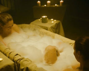 Charlie Bruneau naked, etc – Loin de chez nous s01e02-05 (2016)