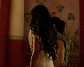 Sibylla Deen, Kylie Bunbury – Tut s01e01 (2015)