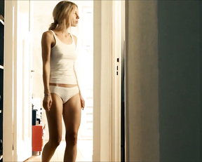 Lotta Doll nude - Liebe mich (2017)