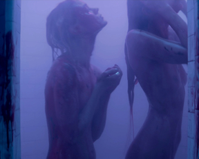 Abbey Lee, Bella Heathcote – The Neon Demon (2016)