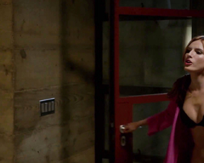 Bella Thorne naked – Scream s01e01 (2015)