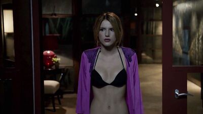 Bella Thorne naked – Scream s01e01 (2015)