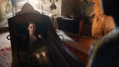 Charlotte Hope naked - The Spanish Princess s01e01 (2019)