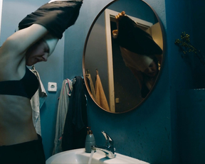 Katharina Schuttler, Jasna Fritzi Bauer, Anna Maria Muhe - Dogs of Berlin s01e02 (2018)