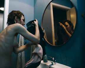 Katharina Schuttler, Jasna Fritzi Bauer, Anna Maria Muhe - Dogs of Berlin s01e02 (2018)