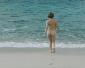 Luise Heyer nude – Fado (2016)