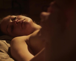 Luise Heyer nude – Fado (2016)