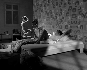 Luise Heyer nude – Harte (2015)