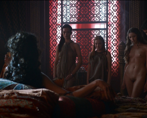 Josephine Gillan, Kristen Gillespie – Game of Thrones s04e01 (2014)