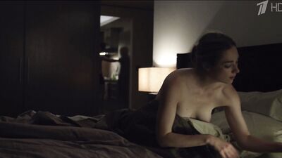 Kristen Connolly naked – House Of Cards s01e01 (2013) HD 1080p