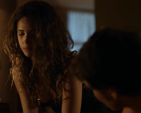 Adria Arjona, Joanna Christie, Ana de la Reguera – Narcos s01e02 (2015)