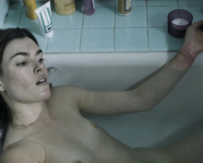 Emeline Fremont nude – Deux flics sur les docks s03e02 (2013)