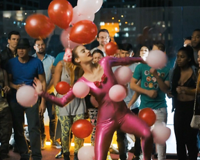 India Menuez, Grace Van Patten, etc - Under the Silver Lake (2018)