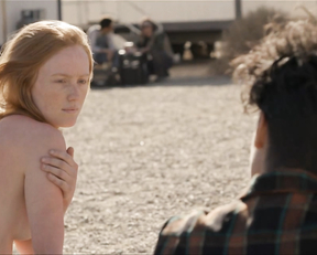 India Menuez, Roberta Colindrez – I Love Dick s01e06 (2017)