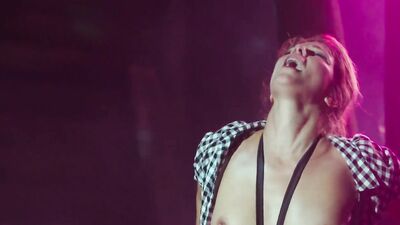 Jessica Schwarz naked – Stadtlandliebe (2016)