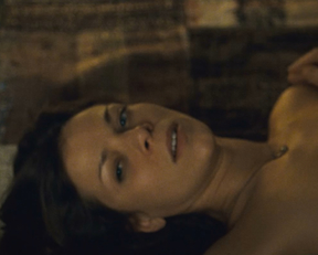 Jessica Schwarz nude – Adieu Paris (2013)