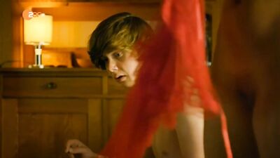 Marylu-Saskia Poolman nude – Morgen hor ich auf s01e04 (2016) HD 720p