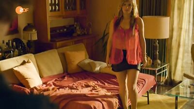 Marylu-Saskia Poolman nude – Morgen hor ich auf s01e04 (2016) HD 720p