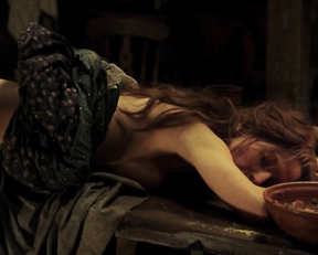 Melora Walters, Taryn Manning, Jen Apgar, Katherine Durio – Cold Mountain (2003)