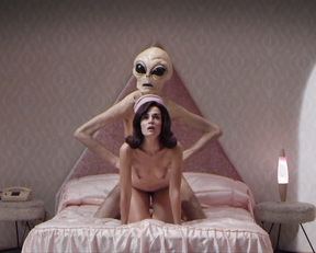 Sara Rivero nude - Lo siento mi amor (2018)