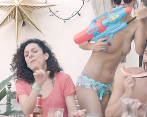 Candela Pena, Claudia Perez Esteban, etc – Kiki, el amor se hace (2016)