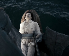 Anna Azarova nude – Golfstrim pod Aysbergom (2012)