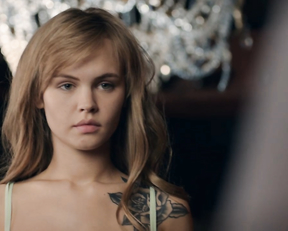 Anastasiya Scheglova naked – Detki s01e01 Pilot (2017)