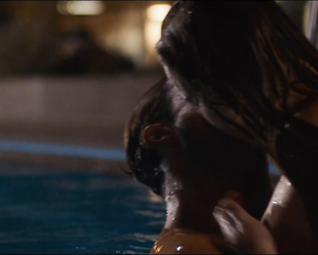 Saskia Rosendahl nude – Nirgendwo (2016)