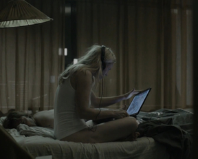 Sofia Helin naked – Bron/Broen s03e04 (2015)